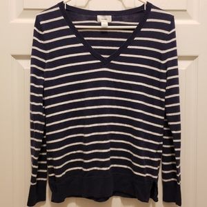 Old Navy Women's Striped Navy Blue & White Sweater - Small